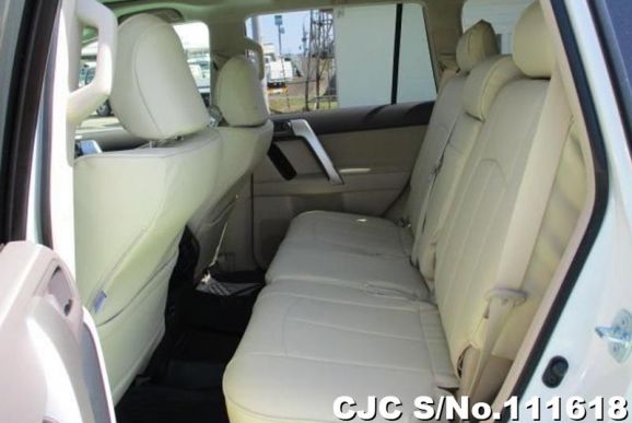 Toyota Land Cruiser Prado in White for Sale Image 8